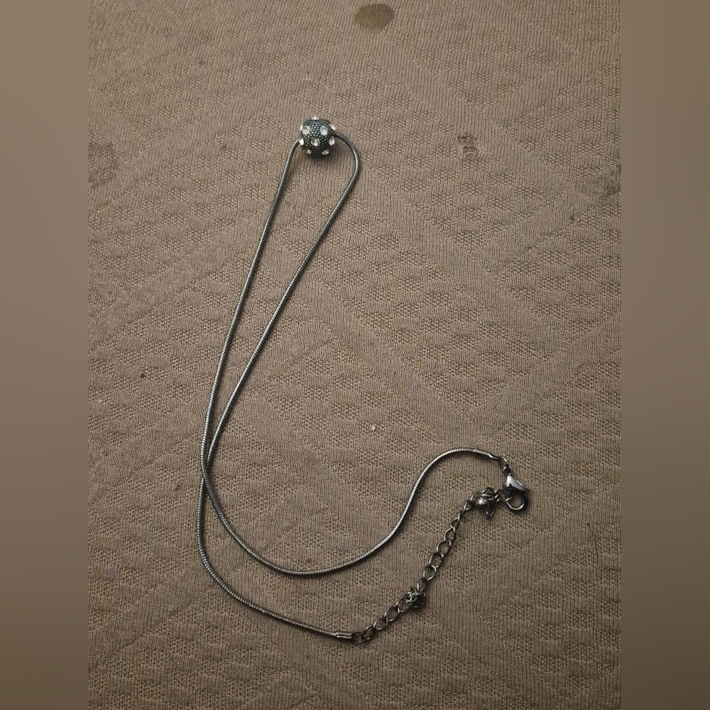 Elegant Silver Necklace with Crystal Accents - Picture 1 of 5